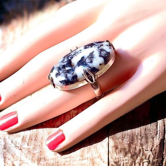 White Buffalo Gemstone in a Handcrafted 925 Stamped Ring (6) - Picture 9 of 10